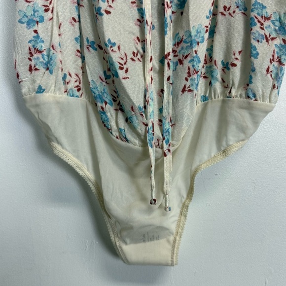 Intimately Free People Bodysuit Womens Size Small Cream Floral Take it Away NWT - Picture 3 of 13